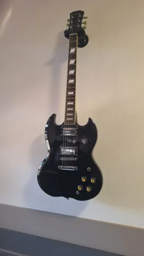 Guitarra Stagg SG300