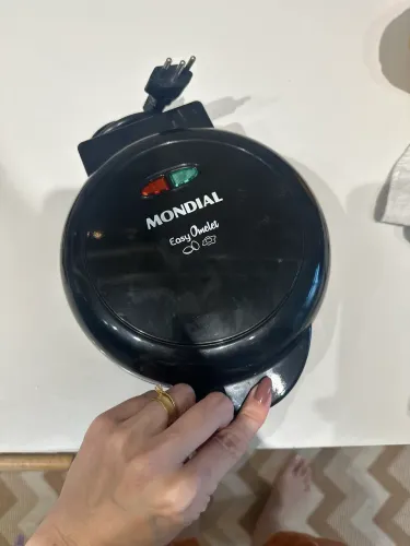 Máquina de omeletes Mondial 
