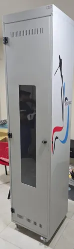 Armário para armazenagem de endoscópios.
