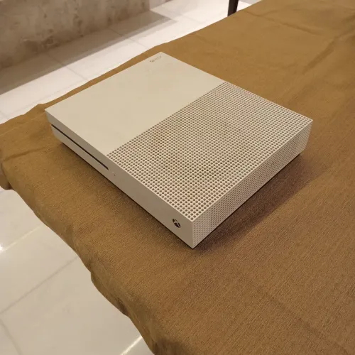 Xbox one s 1 terabyte usado-exelente NA CAIXA