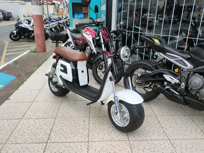 Scooter Elétrica 1.000w bateria de lítio de 30a