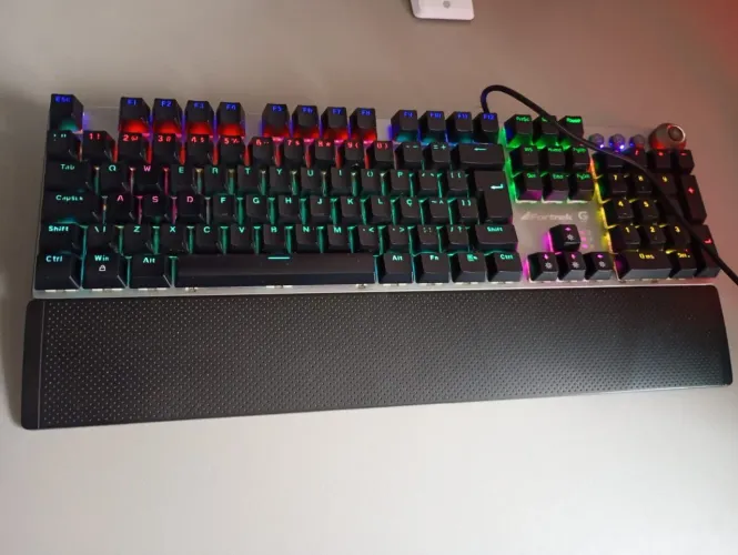 Teclado mecânico gamer + Mousepad 