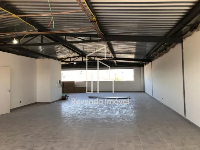 Loja comercial de alto padrão no Canindé, São Paulo-SP: 800m², 8 banheiros - Excelente opo