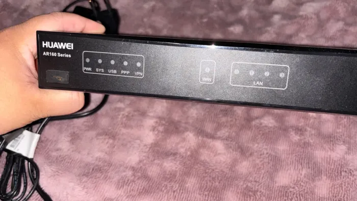 O Huawei AR161 é um roteador de acesso corporativo (AR160 Series) com 1GE WAN e 4GE LAN