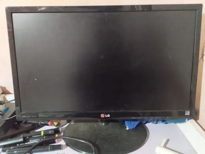 Monitor 22 pol lg