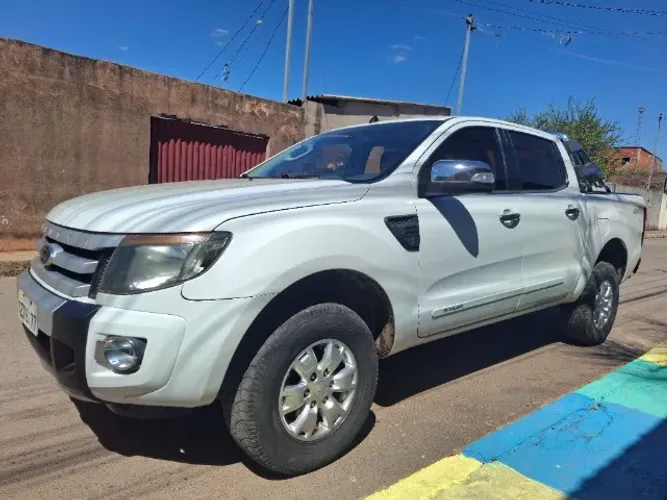 Ford Ranger XLS 2.5 16V 4X2 CD Flex 2015
