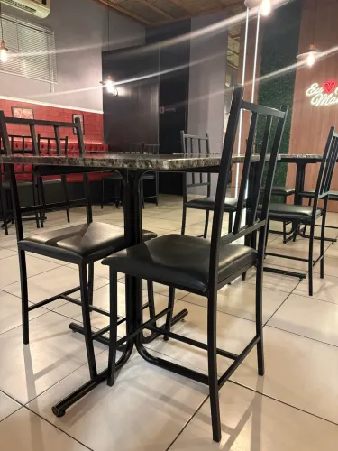 Vendo mesas de mármore e cadeiras avulsas