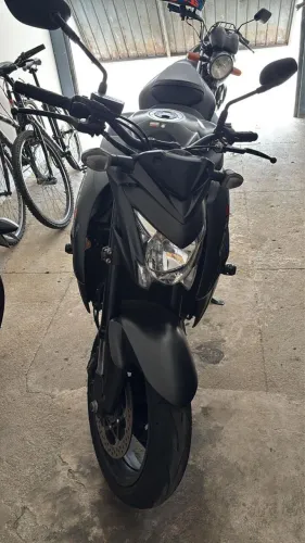 GSX-S1000 muito nova