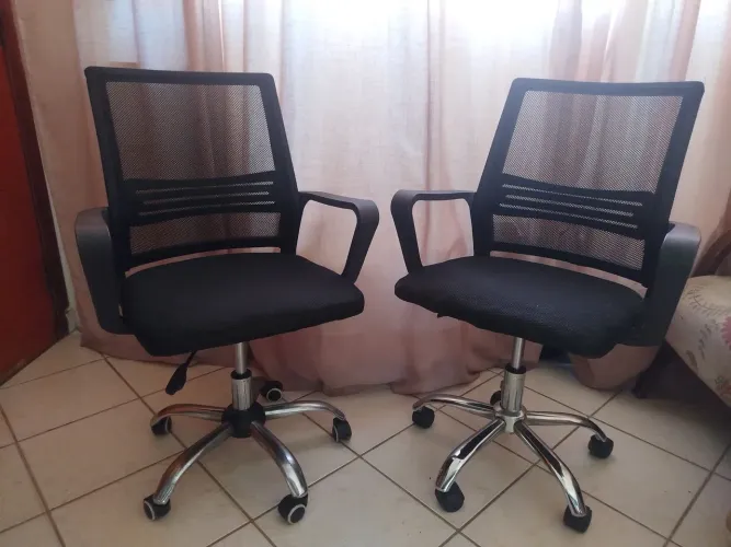 Vendo 2 cadeiras de escritório