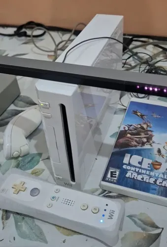 Nintendo Wii Destravado completo com 11 jogos e vários emuladores! Troco por PS2!