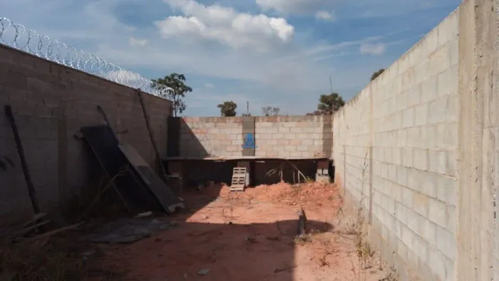 Loja e Lote 180m² Bairro Santana Justinopolis