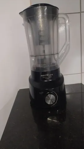 Liquidificador Britânia Turbo 1050w (dois anos de uso)
