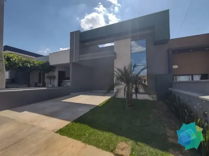 Excelente Casa com Piscina com 3 dormitórios à venda, 104 m² por R$ 860.000 - Jardim Guaru
