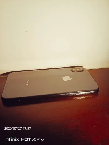 IPHONE X USADO COM PEQUENA LINHA  NA TELA!