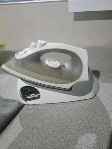 Ferro de passar sem fio com vapor 