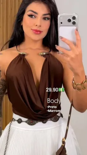 Body luxo disponível nas cores marrom e preto