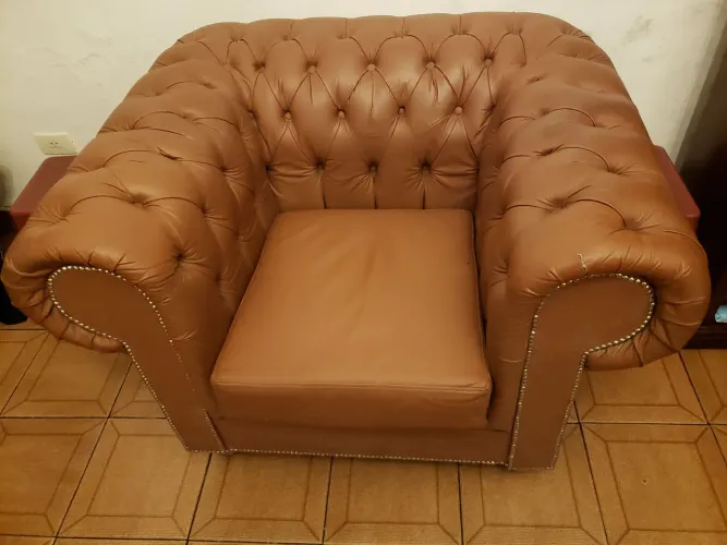 Poltrona Chesterfield Capitonê Marrom - Estilo Clássico - Confortável