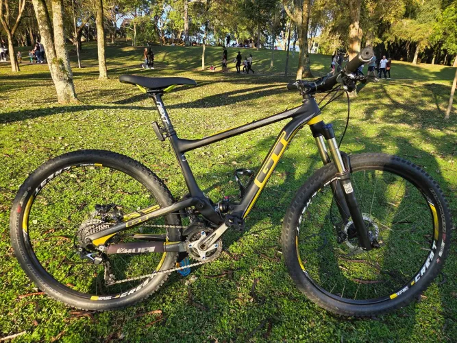Bike GT Helion Team Carbono