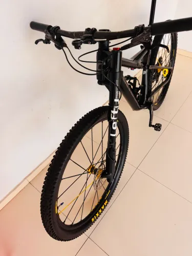 Bike full cannondale de carbono 