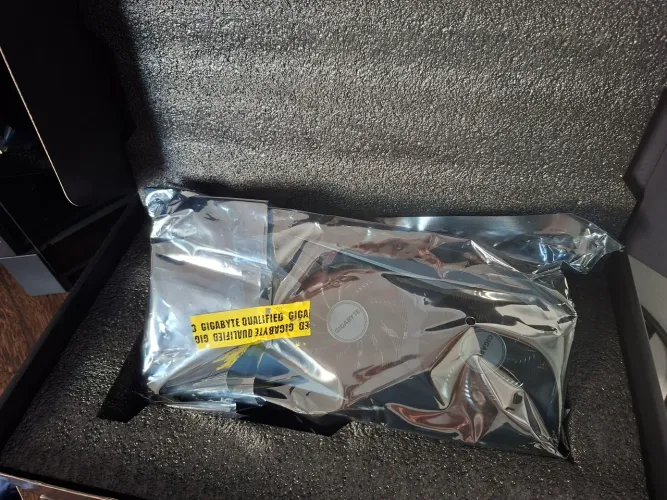 RX 7600 8GB GIGABYTE AMD COM CAIXA