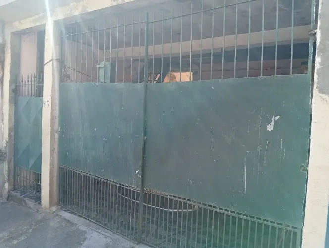 Vende-se um portão em ótimo estado, valor 700 reais