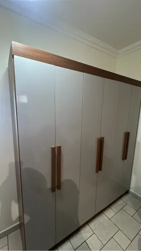 Montador de móveis e eletricista