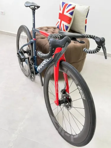 BICICLETA PINARELLO DOGMA G - INEOS GRENADIERS