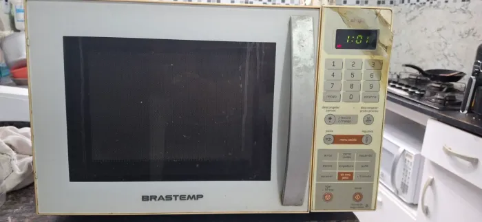 Micro-ondas brastemp funcionando perfeitamente.