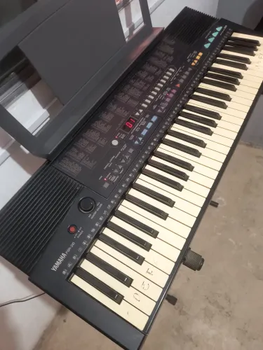 Teclado musical Yamaha PSR 310