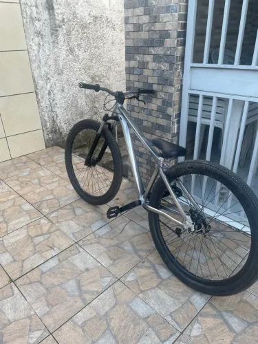 Bicicleta Nero 5 quadro cromado