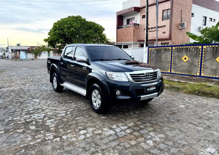 Toyota Hilux CD SRV D4-d 4X4 3.0 TDI Diesel AUT 2013