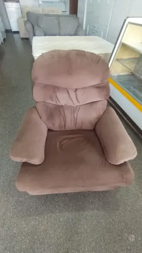Cadeira reclinável e giratória
