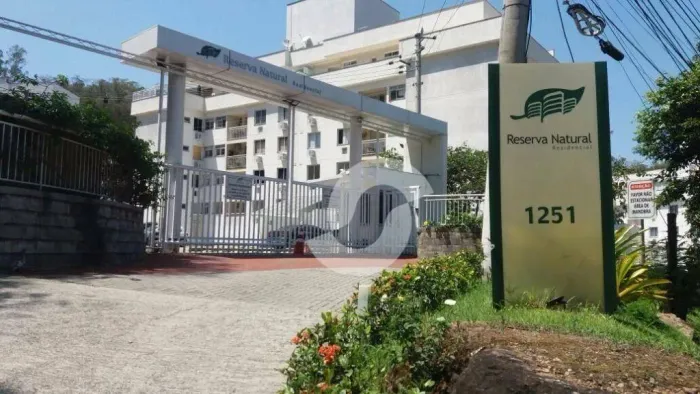 Apartamento com 3 dormitórios à venda, 75 m² por R$ 415.500,00 - Maceió - Niterói/RJ