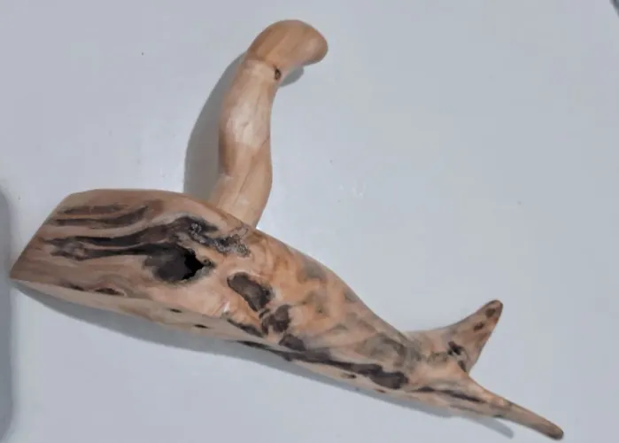 PORTA TOALHA OU PAPEL HIGIÊNICO EM MADEIRA RÚSTICA E PERFUMADA PECA UNICA.