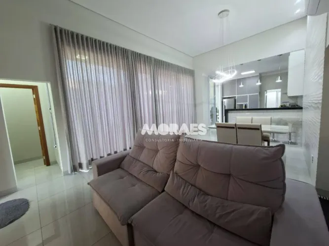Casa com 3 quartos à venda, 196 m² de construção por R$ 1.100.000 - Residencial Vale Flori