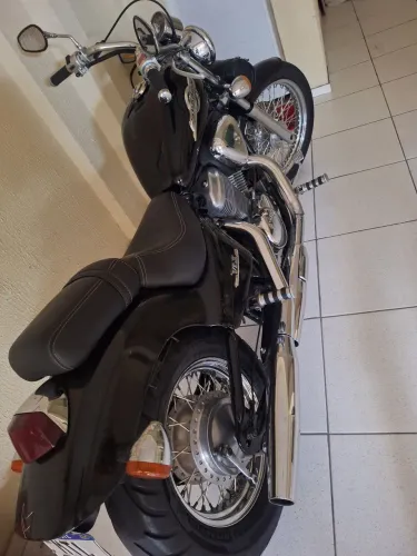 Shadow 600 ano 2001
