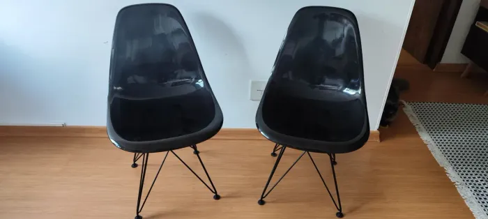 Cadeira Charles Eames Eiffel Cristal Preta