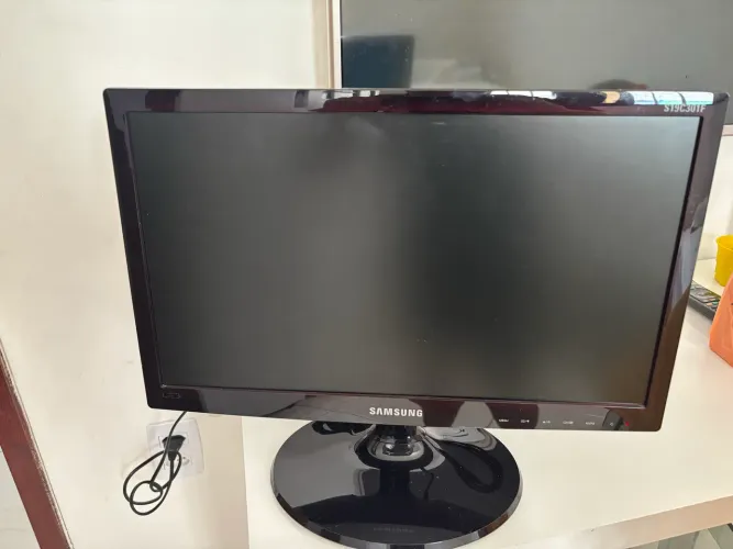 Monitor Samsung 19 polegadas com defeito