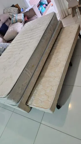 Cama Solteiro de Molas com Cama Acessória