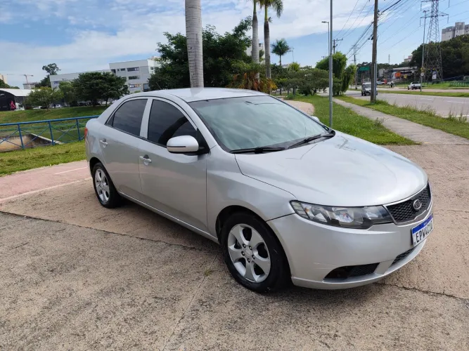 Kia Motors Cerato 1.6 16V Mec. 2011