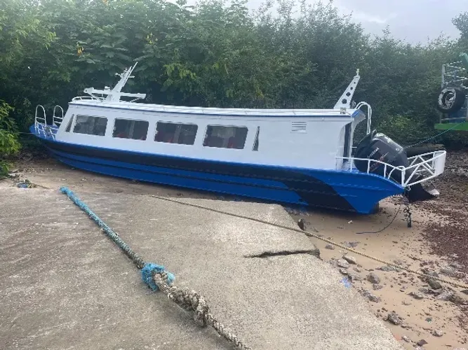 Lancha expresso 200 HP