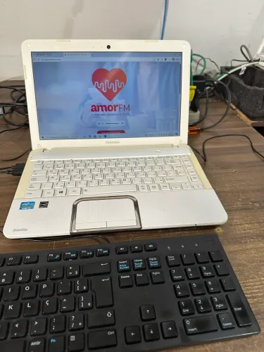 Notebook i5 com ssd com garantia teclado externo