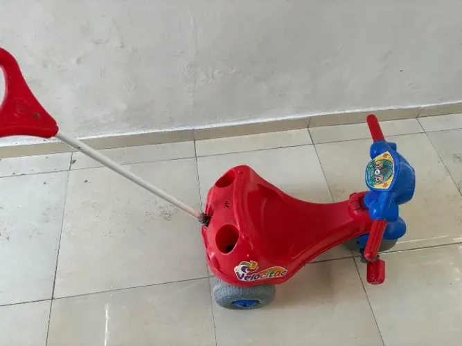 Triciclo infantil