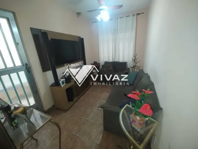 Excelente casa duplex, localizada em Pilares na Rua Casimiro de Abreu