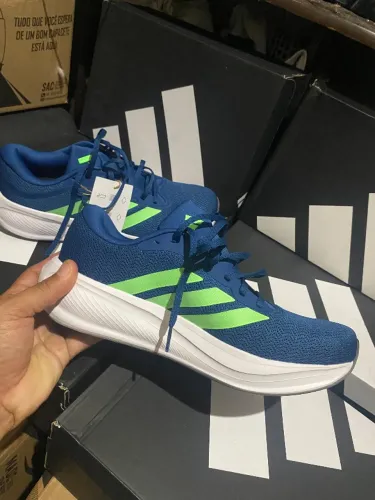 Tenis adidas 41 novo na caixa