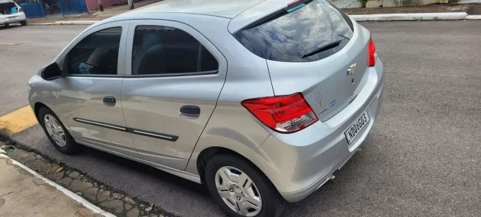 Chevrolet Onix JOY Hatch 1.0 8V Flex Mec. 4P 2018