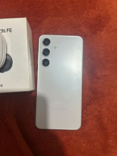 Samsung Galaxy S24 prata 256gb -Bom Troco por iPhone 15 ou 14 pro