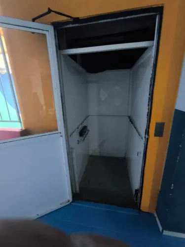 Vende-se Elevador