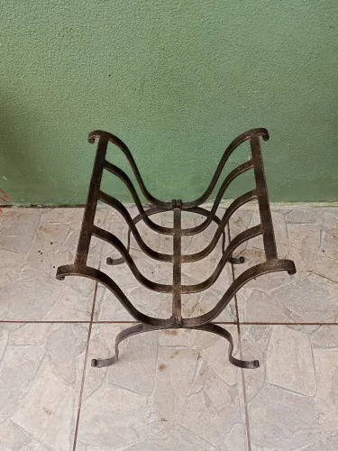 Revisteiro antigo