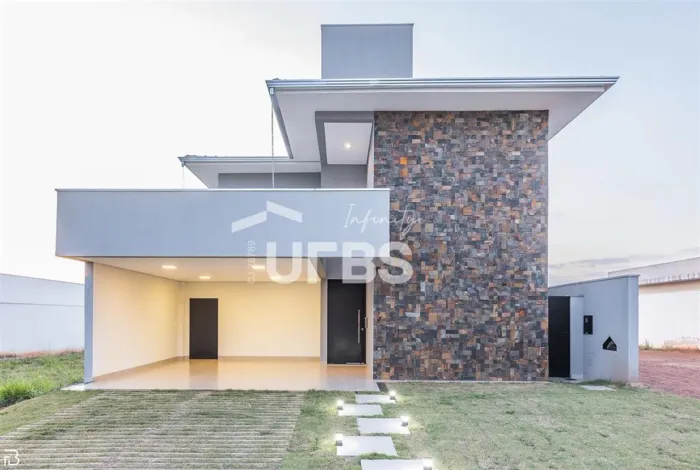 Sobrado em Condomínio com 315m² 5 quartos à venda no Varanda Sul
